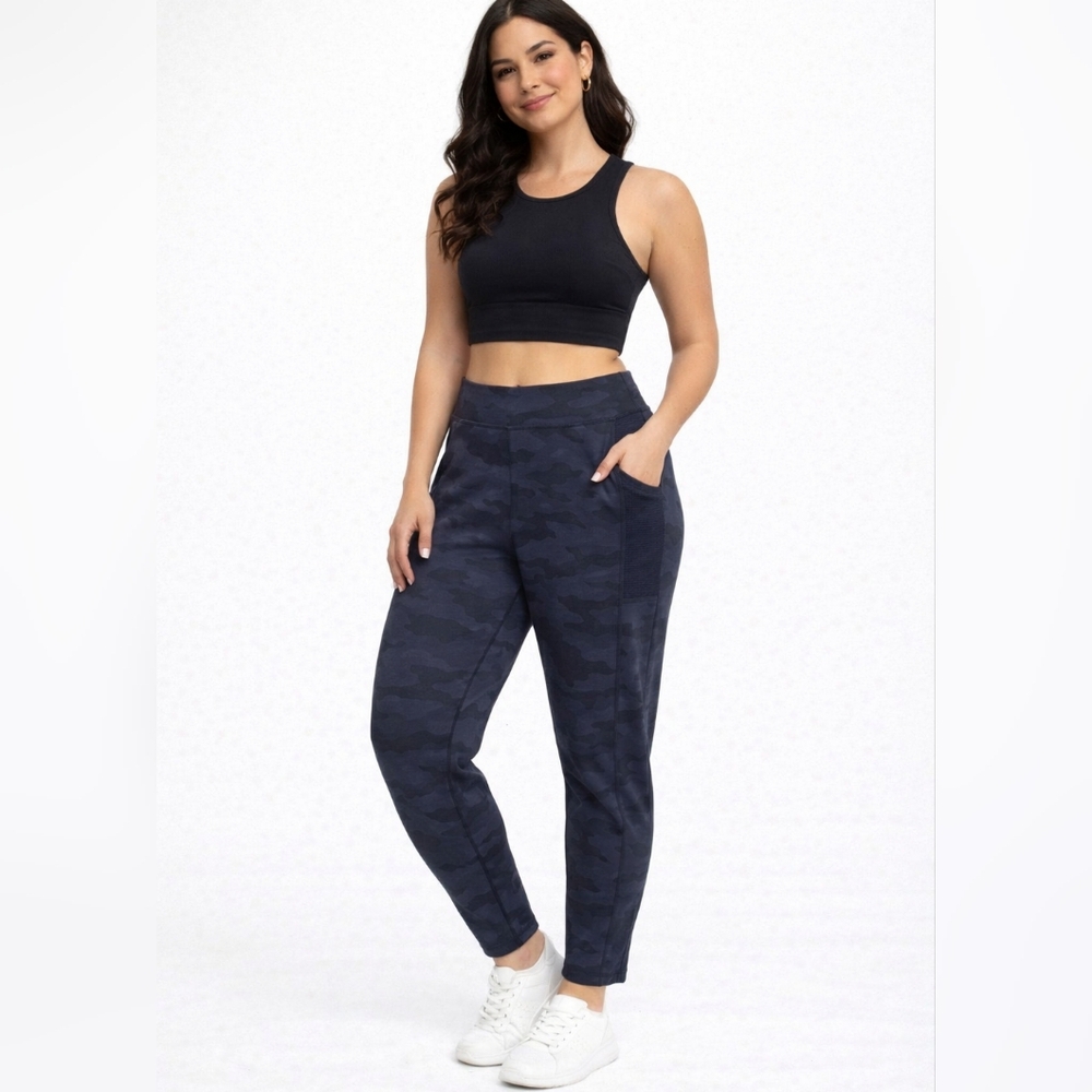 Athleta Women's Navy Camouflage Cargo Pants